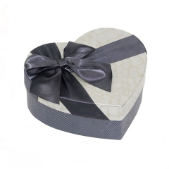 Luxury  Heart-Shape Cardboard Gift Box with Ribbon for Packing Rose