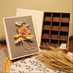 عرف طباعة كتاب على شكل مربع هدية Chocoalte لعيد الحب